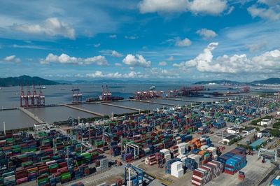 從灘涂起步到數字前沿 寧波港四十年外貿萬億蛻變與電商新篇